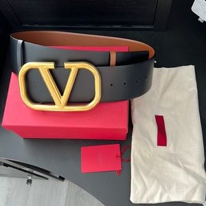 Valentino Garavani Reversible VLogo Leather Belt